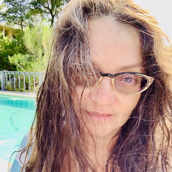 Meet your Posher, Gabriela - Picture 2 of 9